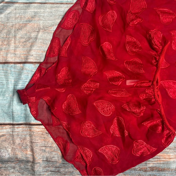 VNTG California Dynasty Red Lingerie Set - Picture 2 of 9